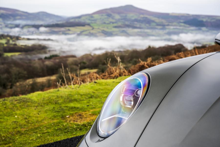 Детали экстерьера Porsche 911 Carrera (992) 2019 года  (UK) (фото 16 из 32)